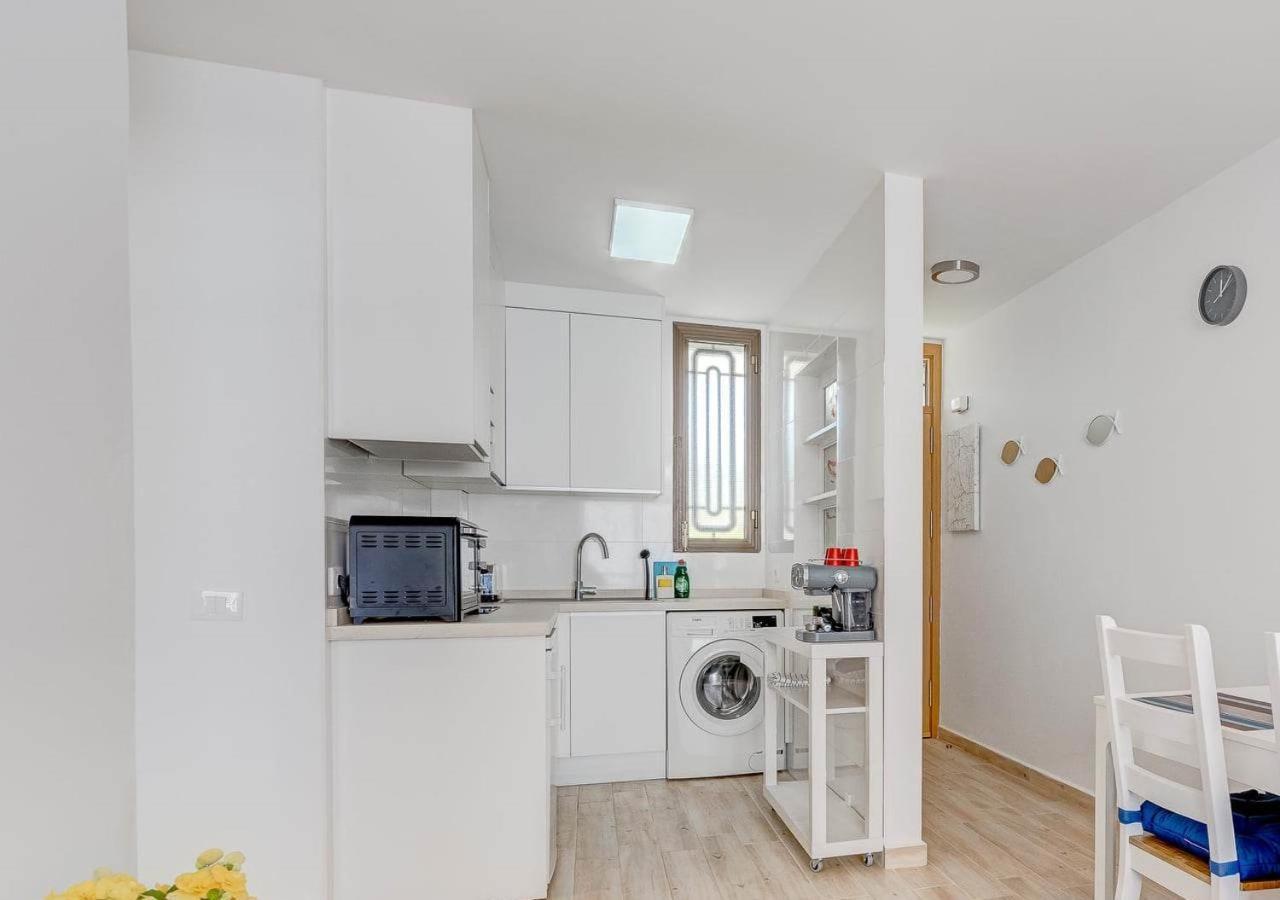 Stylish Flat And Pool With 3 Rooms, Sleeps 6, Los Cristianos Los Cristianos  Eksteriør bilde